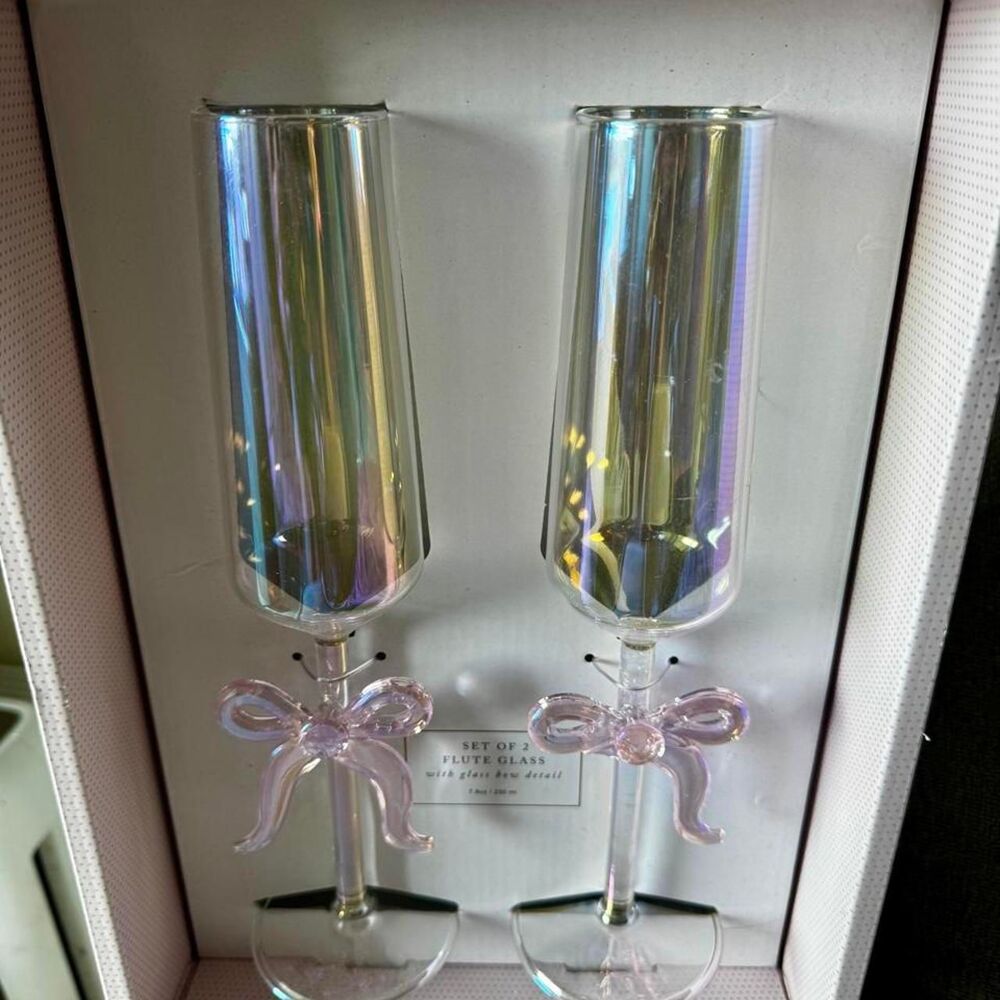 Cupcakes-and-cashmere Pink and White Decor-home-accesories